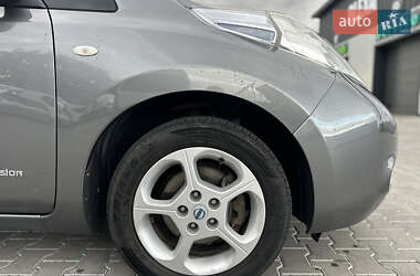 Хетчбек Nissan Leaf 2013 в 