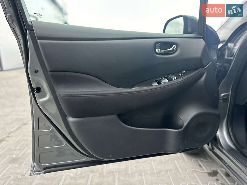 Хэтчбек Nissan Leaf 2013 в Владимире