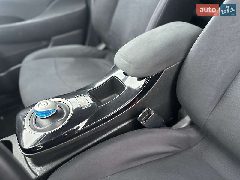 Хэтчбек Nissan Leaf 2013 в Владимире