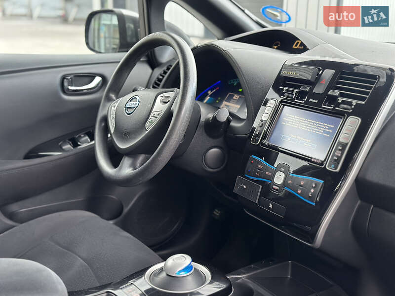 Хэтчбек Nissan Leaf 2013 в Владимире