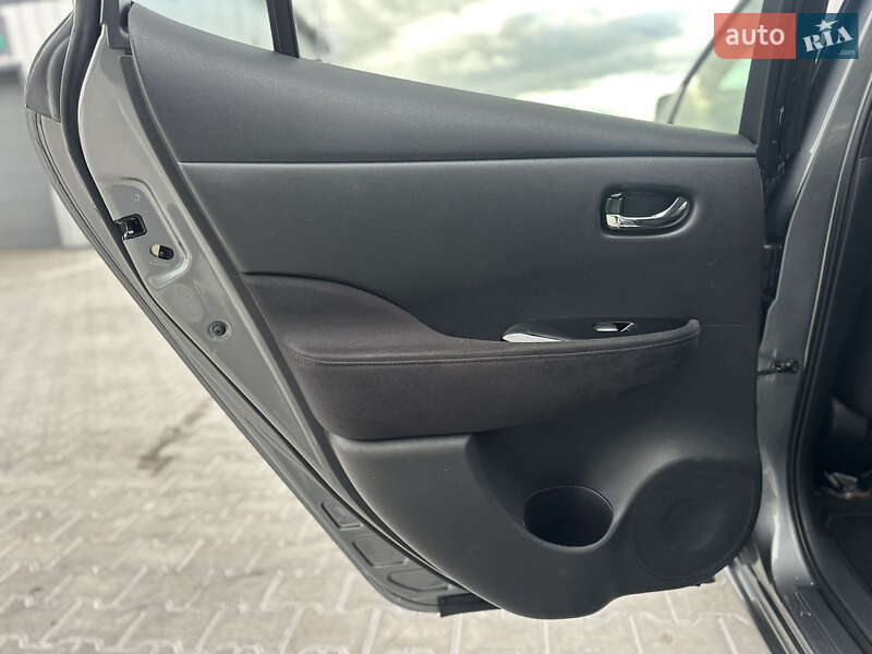 Хэтчбек Nissan Leaf 2013 в Владимире