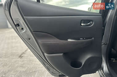 Хетчбек Nissan Leaf 2013 в 