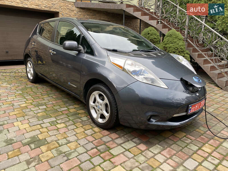Хетчбек Nissan Leaf 2014 в Чернівцях