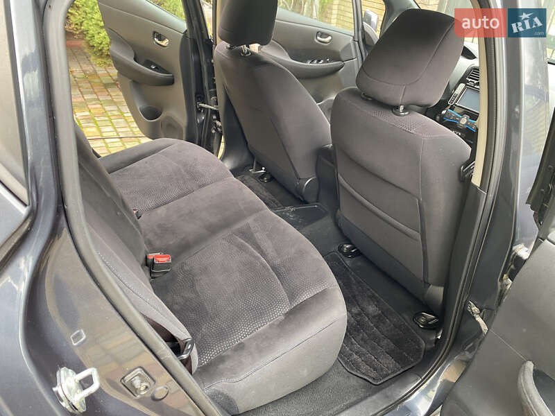 Хетчбек Nissan Leaf 2014 в Чернівцях