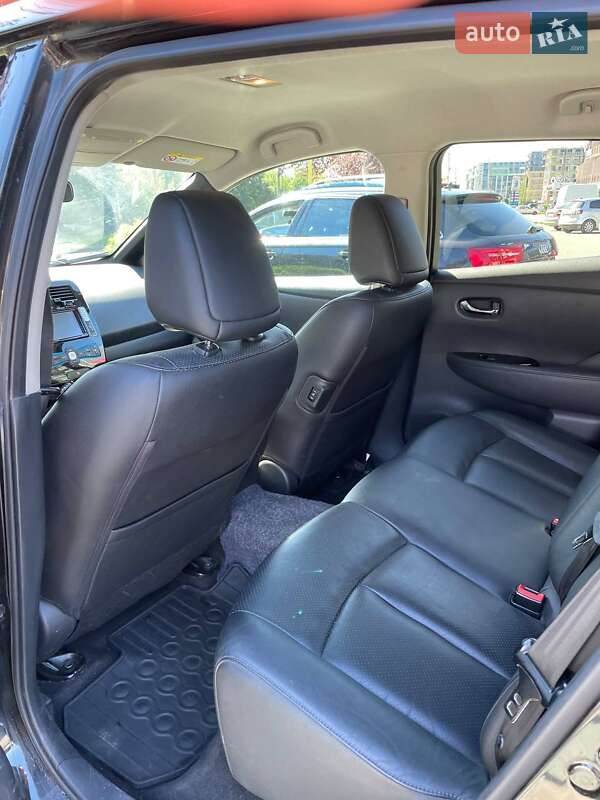 Хэтчбек Nissan Leaf 2013 в Ужгороде