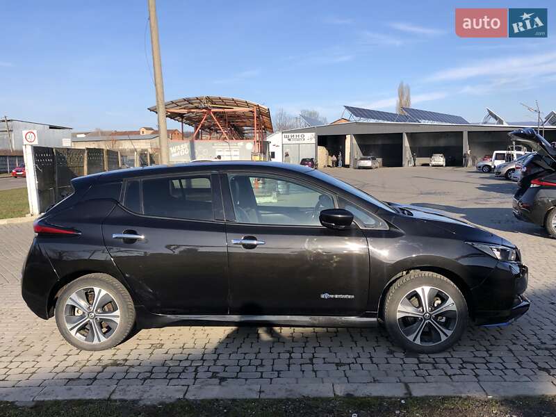 Хэтчбек Nissan Leaf 2020 в Мукачево