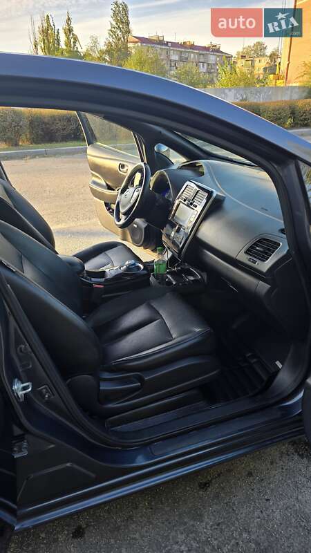 Хэтчбек Nissan Leaf 2013 в Запорожье