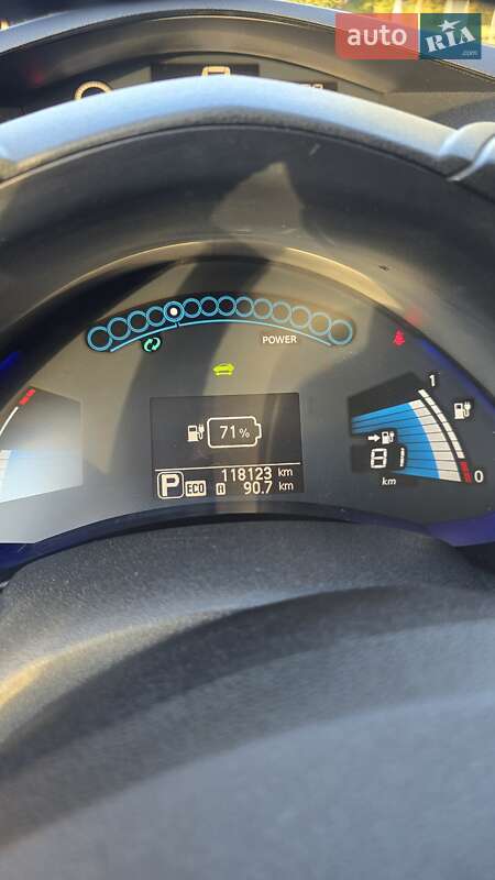 Хэтчбек Nissan Leaf 2013 в Запорожье