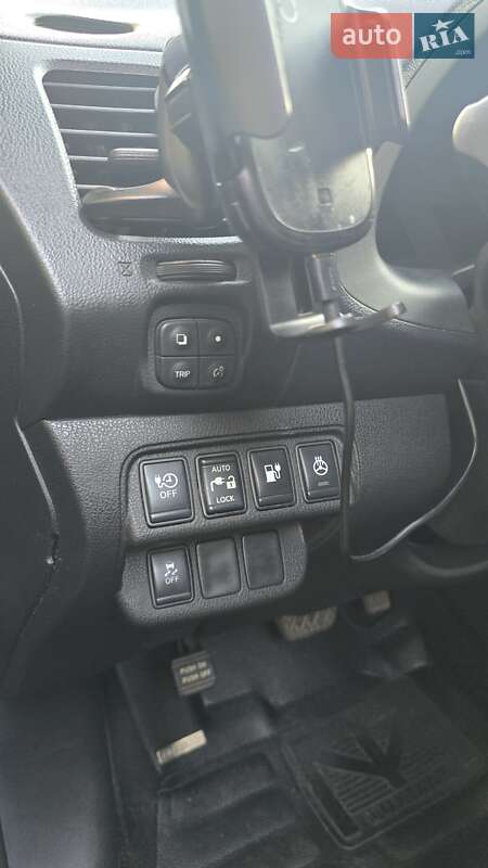 Хэтчбек Nissan Leaf 2013 в Запорожье