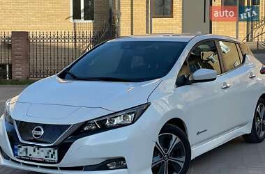 Хэтчбек Nissan Leaf 2018 в Ромнах