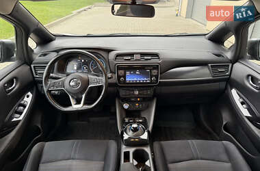 Хэтчбек Nissan Leaf 2018 в 