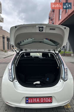 Хэтчбек Nissan Leaf 2013 в 