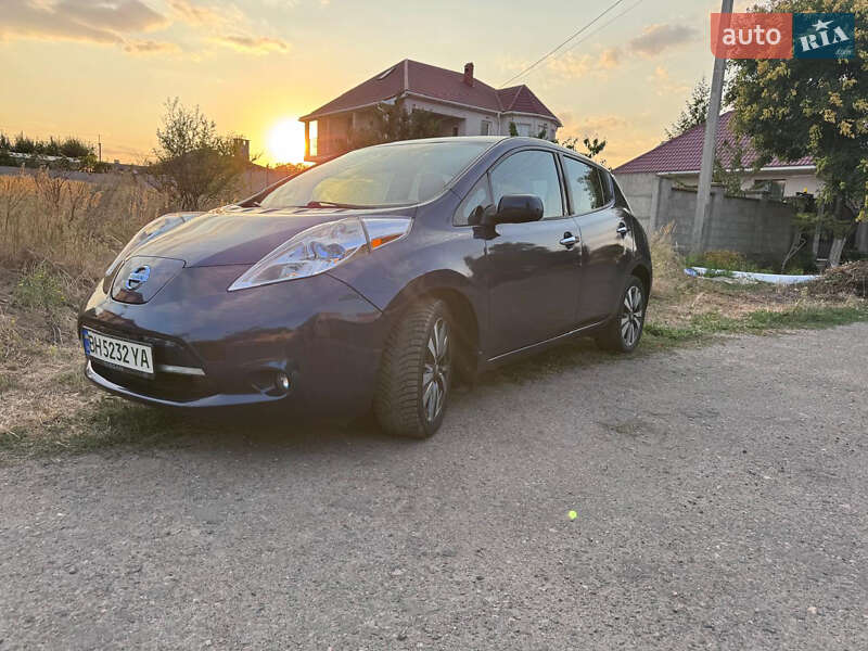 Хэтчбек Nissan Leaf 2016 в Одессе