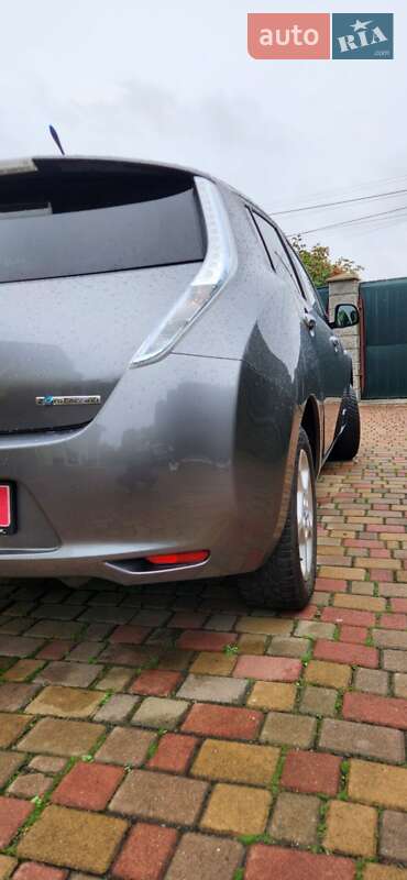Хэтчбек Nissan Leaf 2014 в Ровно