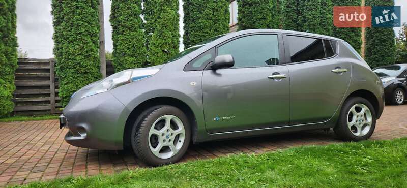 Хэтчбек Nissan Leaf 2014 в Ровно