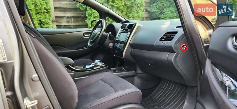 Хэтчбек Nissan Leaf 2014 в Ровно