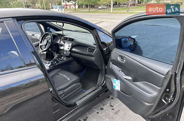 Хэтчбек Nissan Leaf 2018 в 