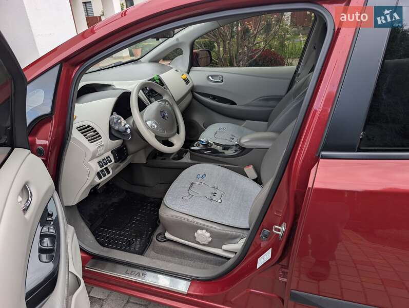 Хетчбек Nissan Leaf 2012 в Білій Криниці фото 10 Хетчбек Nissan Leaf 2012 в Білій Криниці