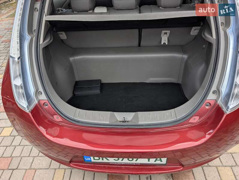 Хетчбек Nissan Leaf 2012 в Білій Криниці фото 13 Хетчбек Nissan Leaf 2012 в Білій Криниці