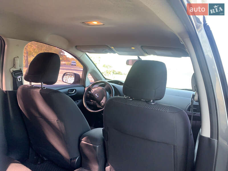 Хэтчбек Nissan Leaf 2014 в Днепре фото 3 Хэтчбек Nissan Leaf 2014 в Днепре