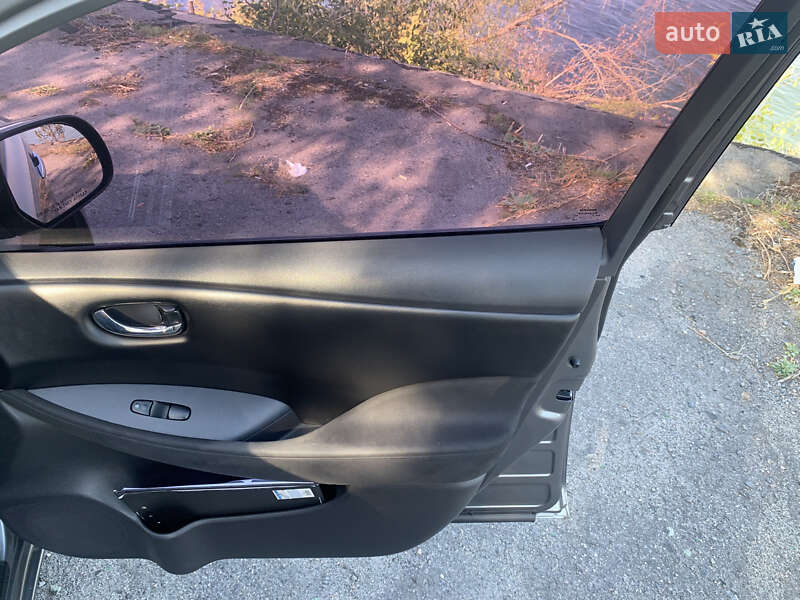 Хэтчбек Nissan Leaf 2014 в Днепре фото 18 Хэтчбек Nissan Leaf 2014 в Днепре