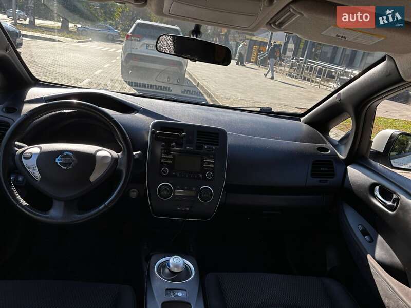 Хэтчбек Nissan Leaf 2013 в Одессе