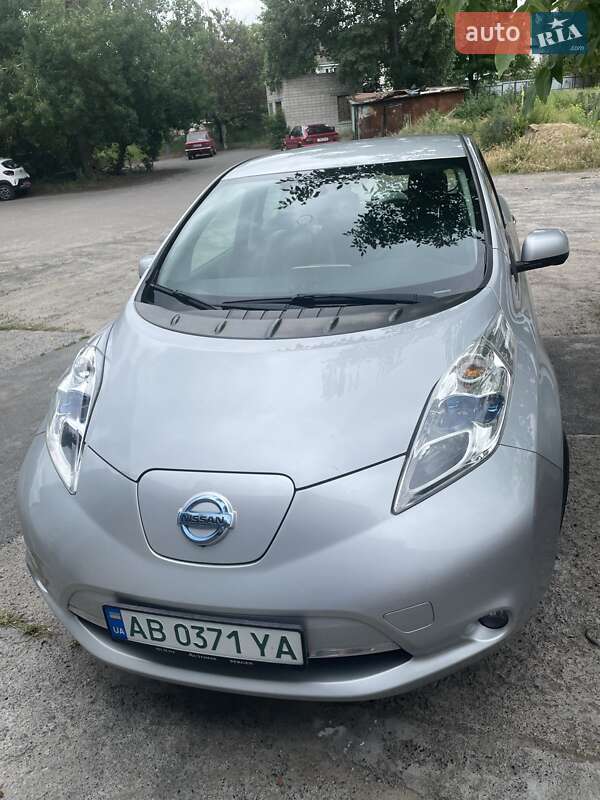 Хетчбек Nissan Leaf 2014 в Ладижині