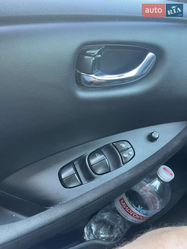 Хэтчбек Nissan Leaf 2014 в Кривом Роге фото 2 Хэтчбек Nissan Leaf 2014 в Кривом Роге