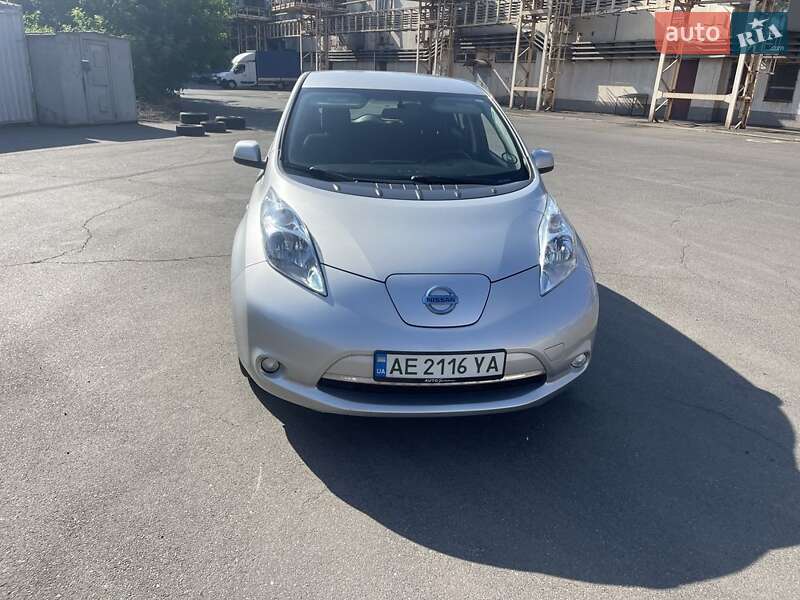 Хэтчбек Nissan Leaf 2014 в Кривом Роге фото 6 Хэтчбек Nissan Leaf 2014 в Кривом Роге