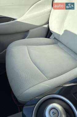 Хетчбек Nissan Leaf 2012 в Хмельницькому