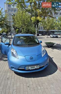 Хетчбек Nissan Leaf 2013 в Дніпрі