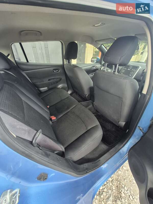 Хэтчбек Nissan Leaf 2013 в Днепре