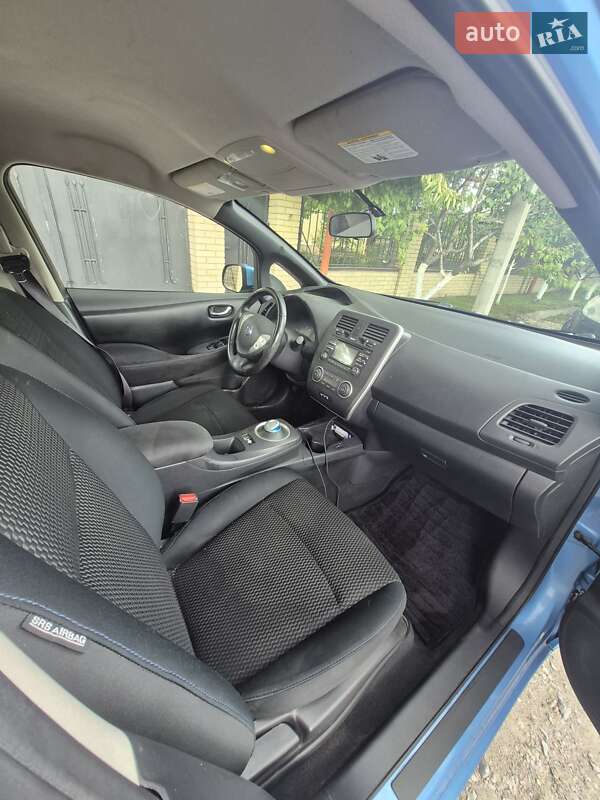 Хэтчбек Nissan Leaf 2013 в Днепре