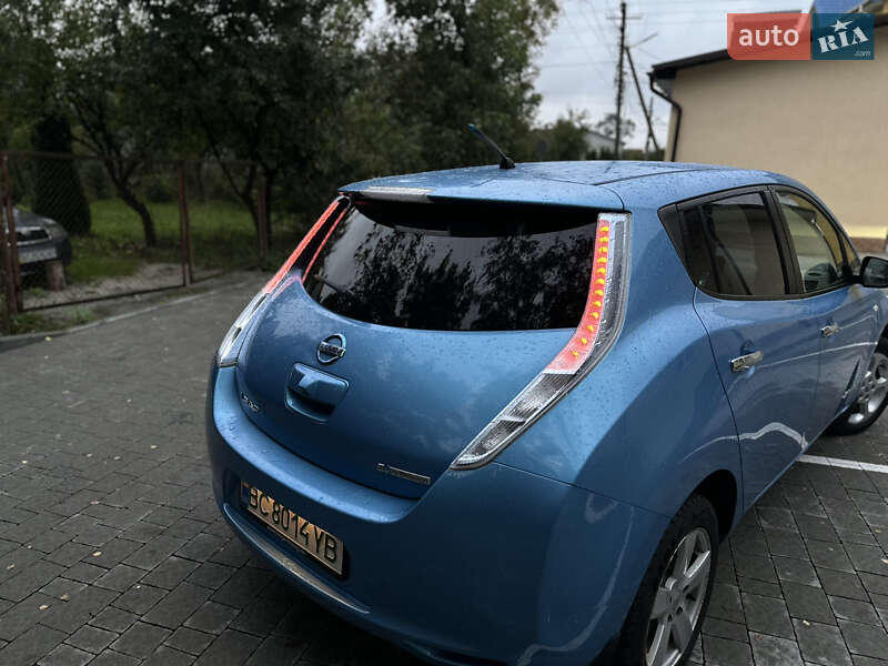 Хэтчбек Nissan Leaf 2012 в Львове