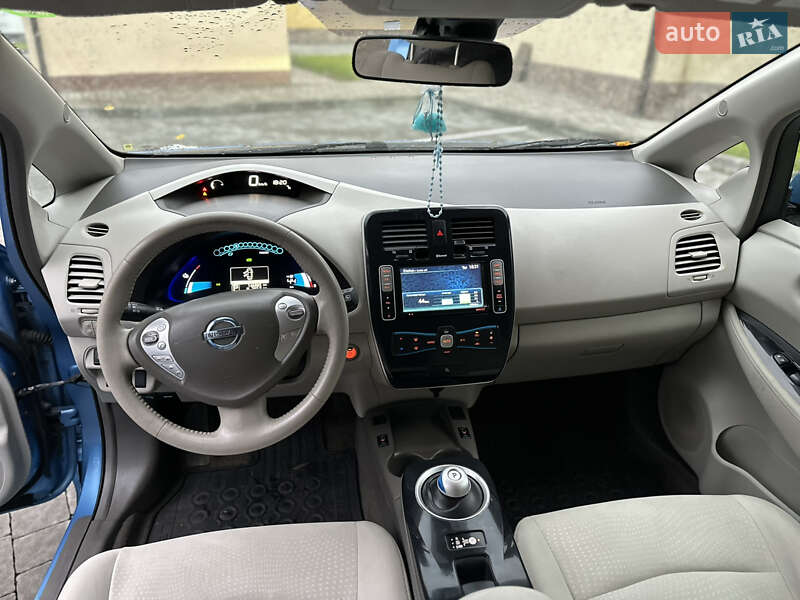 Хэтчбек Nissan Leaf 2012 в Львове
