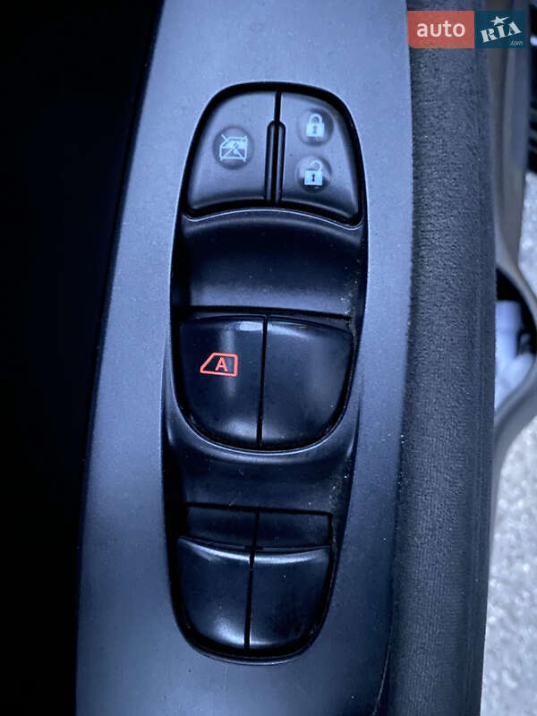 Хэтчбек Nissan Leaf 2014 в Виннице