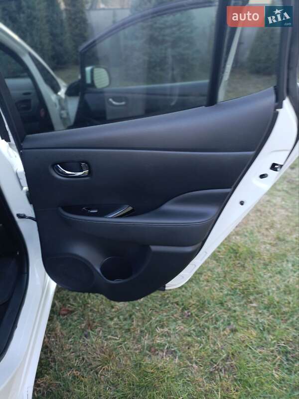 Хетчбек Nissan Leaf 2014 в Кропивницькому фото 12 Хетчбек Nissan Leaf 2014 в Кропивницькому