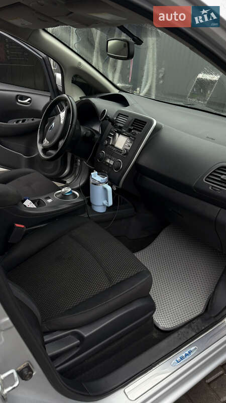 Хэтчбек Nissan Leaf 2014 в Каменец-Подольском