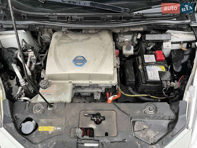 Хэтчбек Nissan Leaf 2015 в Житомире фото 10 Хэтчбек Nissan Leaf 2015 в Житомире