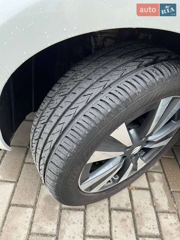 Хэтчбек Nissan Leaf 2015 в Житомире фото 11 Хэтчбек Nissan Leaf 2015 в Житомире