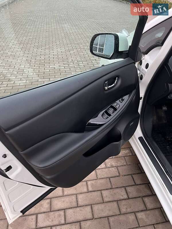 Хэтчбек Nissan Leaf 2015 в Житомире фото 16 Хэтчбек Nissan Leaf 2015 в Житомире
