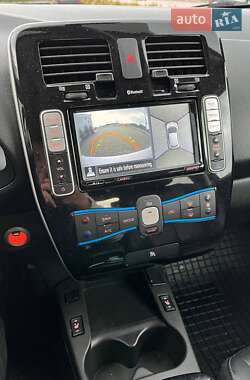 Хетчбек Nissan Leaf 2015 в  фото 23 Хетчбек Nissan Leaf 2015 в