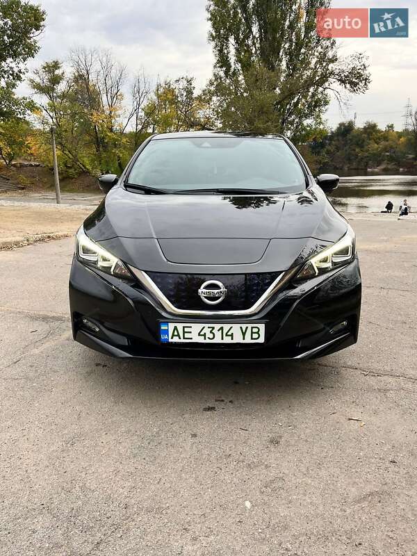 Хэтчбек Nissan Leaf 2018 в Днепре