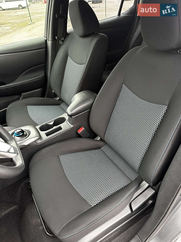 Хэтчбек Nissan Leaf 2019 в Киеве