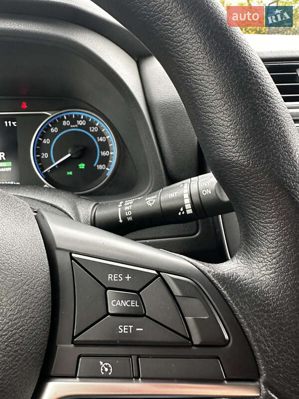 Хэтчбек Nissan Leaf 2019 в Киеве