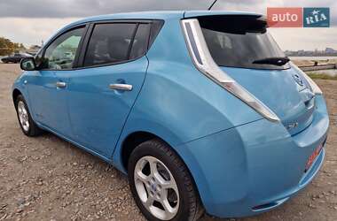 Хэтчбек Nissan Leaf 2014 в 