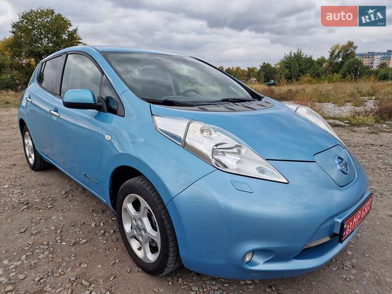 Хэтчбек Nissan Leaf 2014 в 