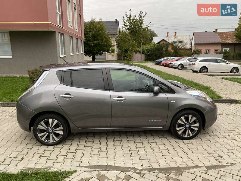 Хэтчбек Nissan Leaf 2015 в Черновцах