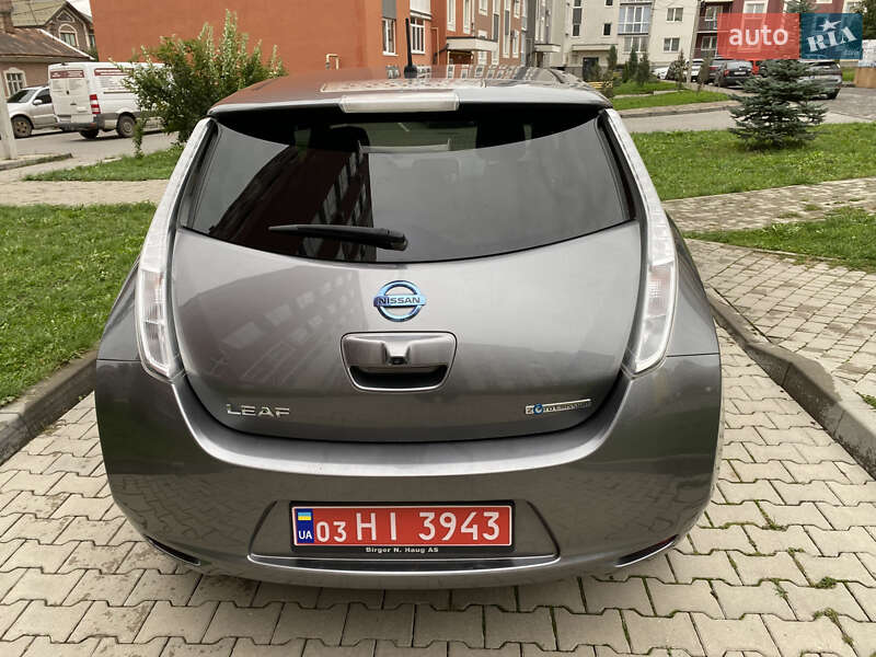 Хэтчбек Nissan Leaf 2015 в Черновцах