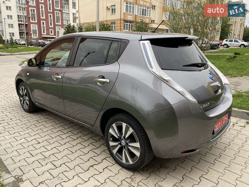 Хэтчбек Nissan Leaf 2015 в Черновцах